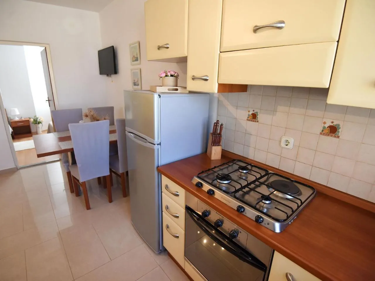 Waterfront Apartment In Maslenica With Sun Shower