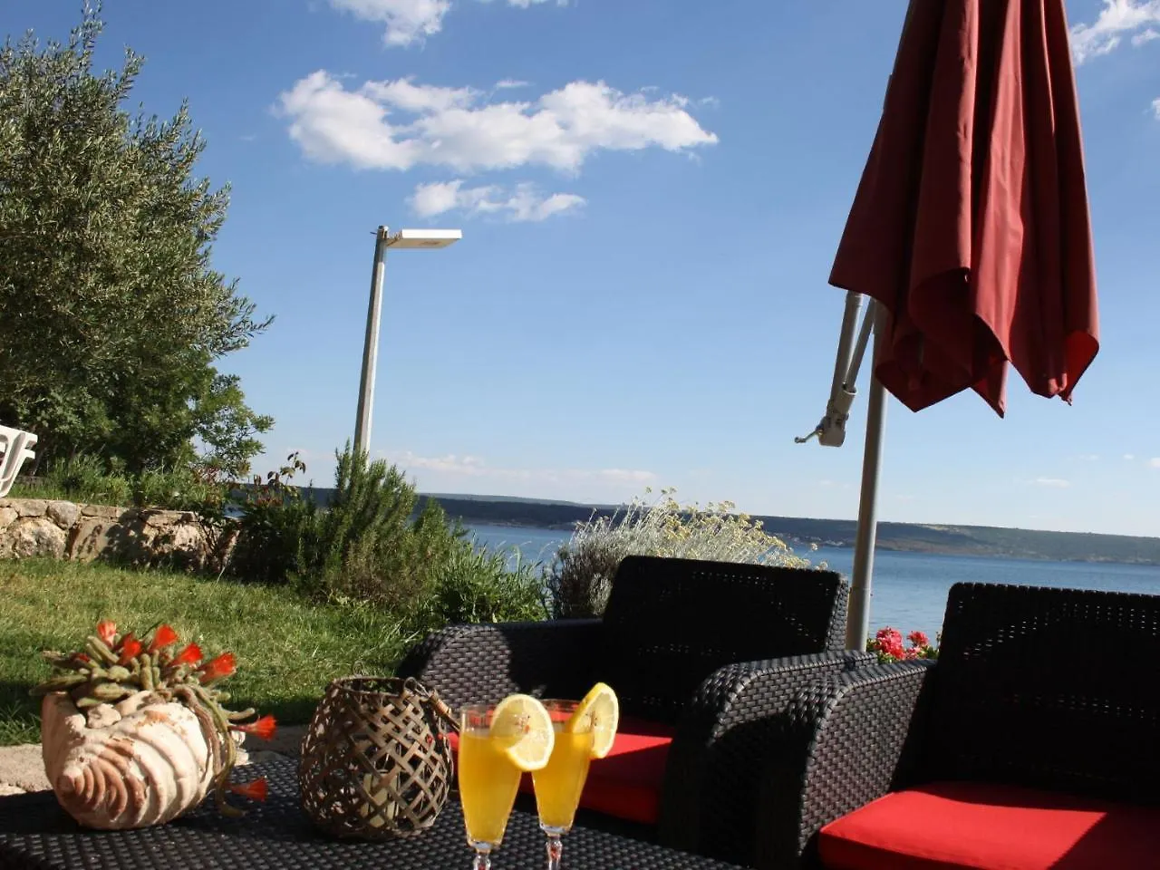 Waterfront Apartment In Maslenica With Sun Shower