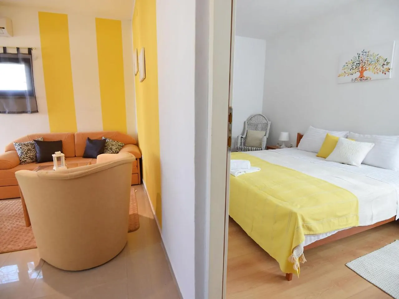 Waterfront Apartment In Maslenica With Sun Shower